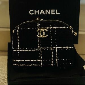 Chanel GWP/Novelty Bag Black
Tweed Gold CC hardware